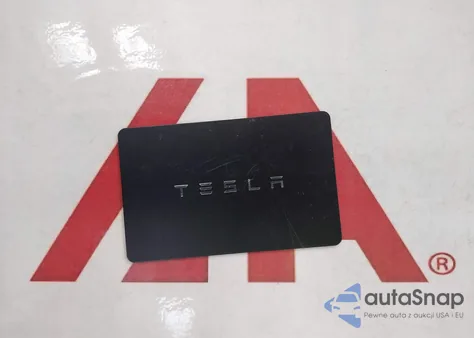 2026 Tesla Model Y Long Range Dual Motor All-Wheel Drive z USA, uszkodzony, nr VIN 7SAYGDEDXTA427709